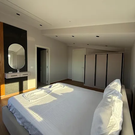 Apartment Hysa *